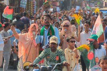 মোংলায় ধানের শীষের পক্ষে বিএনপির নির্বাচনী প্রচারণা মিছিল