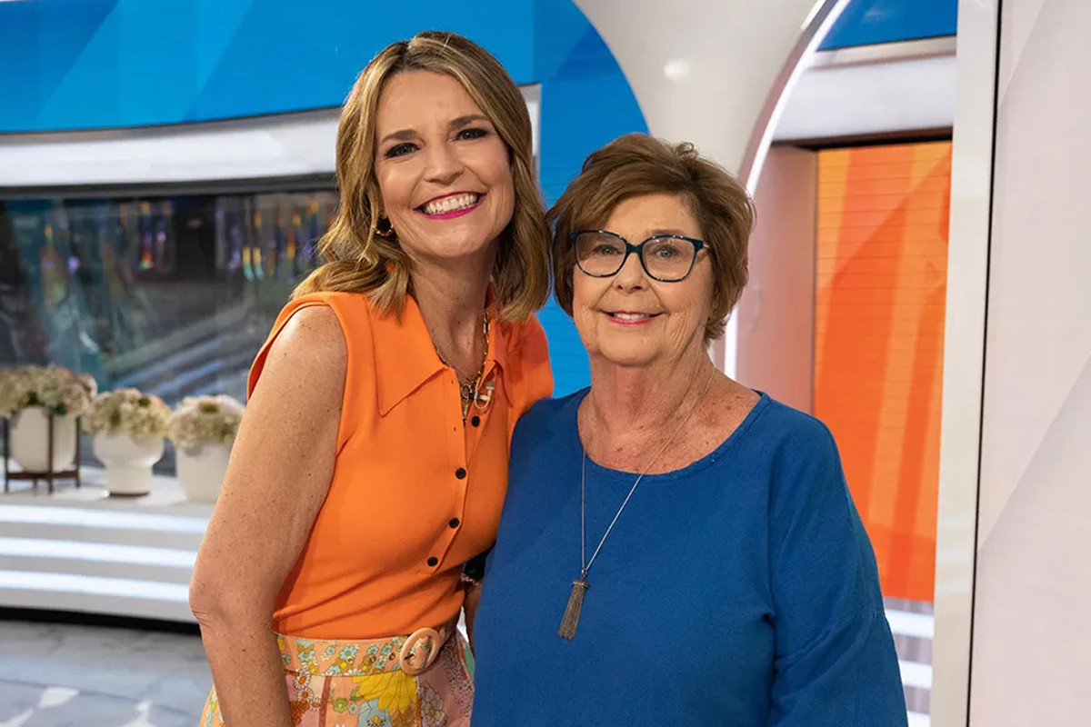 জনপ্রিয় টিভি উপস্থাপিকার বৃদ্ধা মাকে খুঁজে পেতে বিশাল অঙ্কের পুরস্কার ঘোষণা