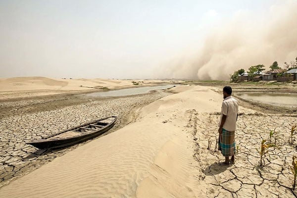 পানির জন্য হাহাকার আসছে