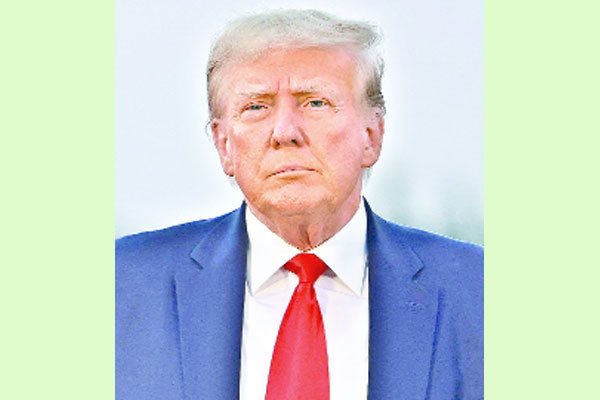 মার্কিনিদের ইরান ছাড়ার নির্দেশ ট্রাম্পের