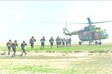 কুড়িগ্রামে সেনাবাহিনীর বিশেষ মহড়া