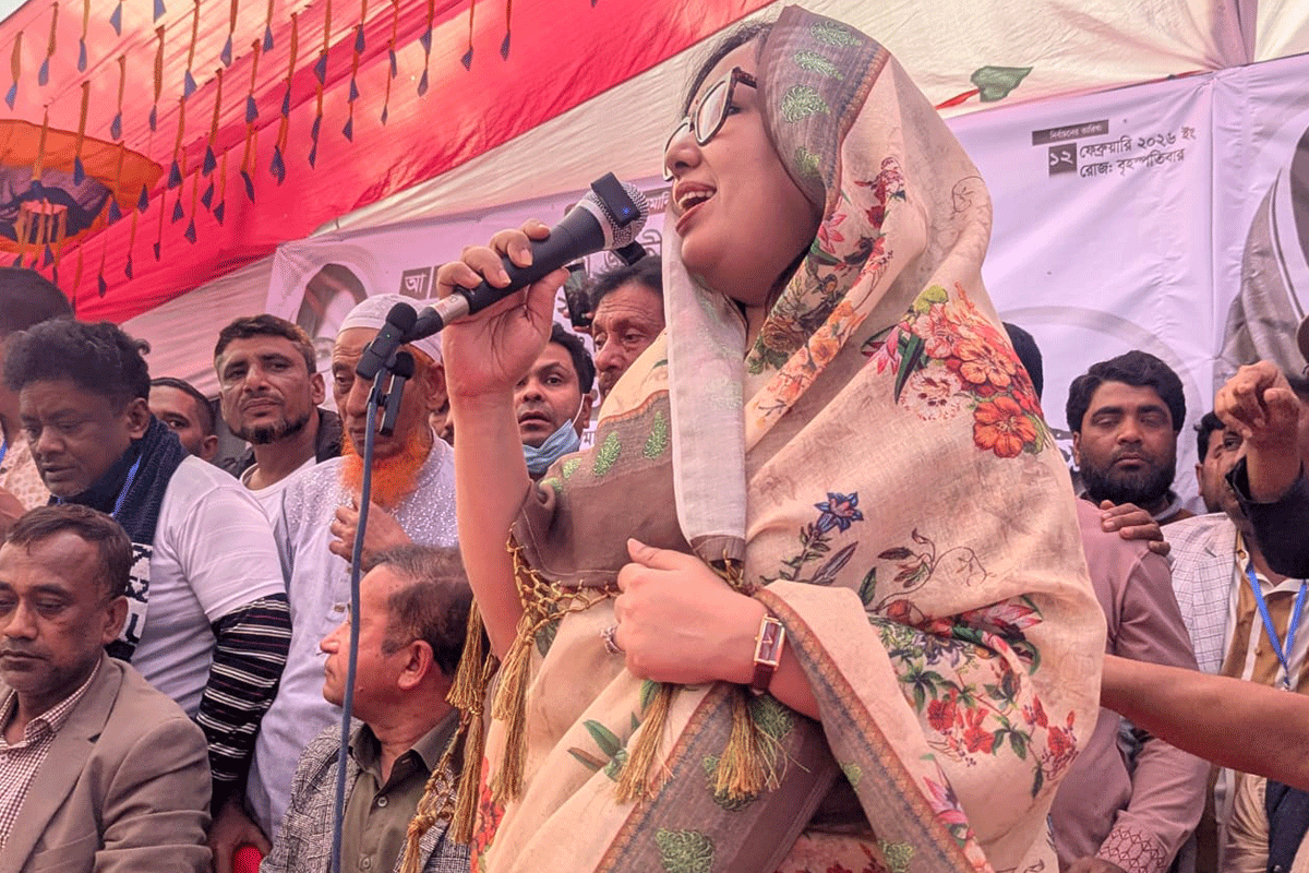 আমি হুমকিতে টলার মানুষ না: রুমিন ফারহানা