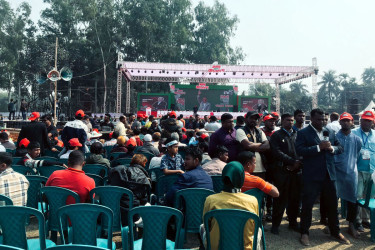 দিনাজপুরে তারেক রহমানের জনসভাস্থলে জড়ো হচ্ছেন নেতাকর্মীরা