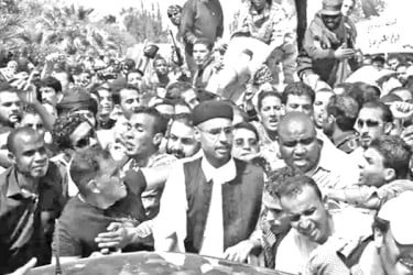 গাদ্দাফিপুত্রের শেষ বিদায়ে মানুষের ঢল