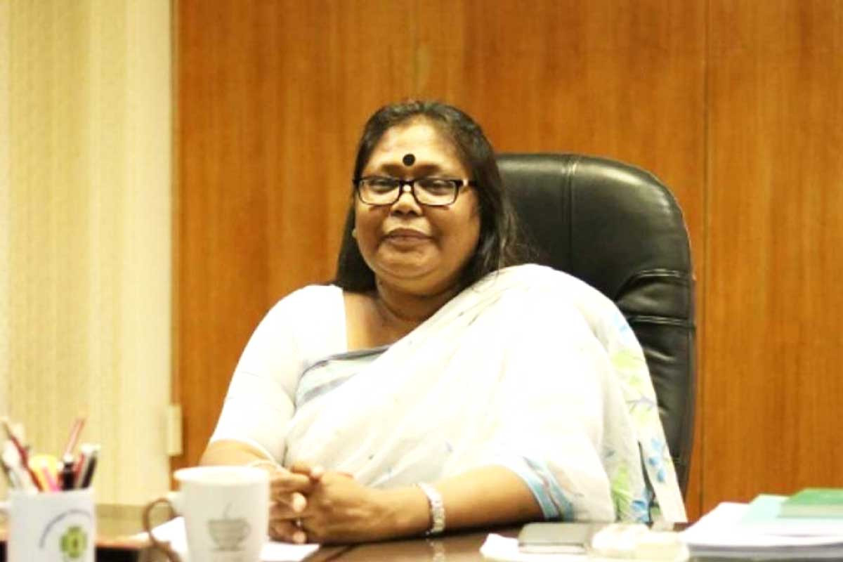 স্বামী-পুত্রসহ জাবির সাবেক ভিসি ফারজানার দেশত্যাগে নিষেধাজ্ঞা