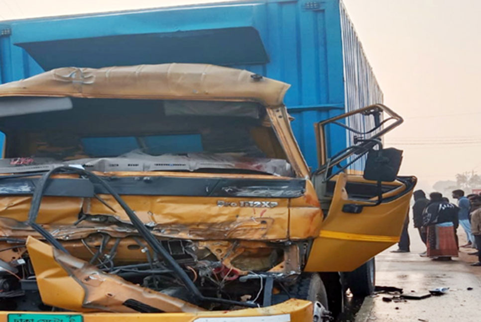 দিনাজপুরে পৃথক সড়ক দুর্ঘটনায় নিহত ২