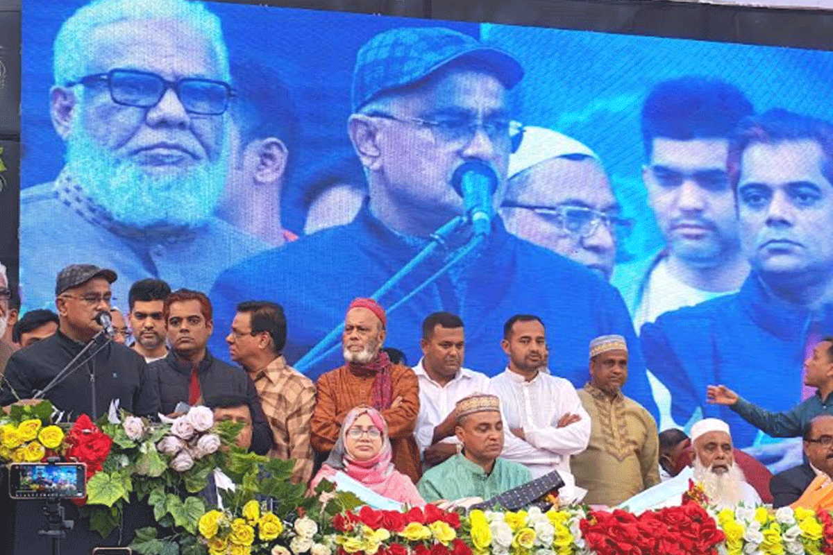 নিরপরাধ আওয়ামী নেতাকর্মীদের প্রতি উদার হতে হবে: আলাল