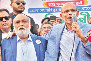 আমেরিকা থেকে ভাইয়ের জন্য ভোট চাইতে এলেন সিনেটর শেখ রহমান