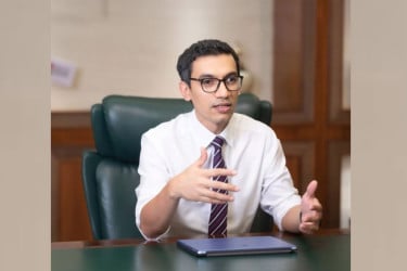 আশিক চৌধুরীর বিনিয়োগের ফাঁপা বেলুন!