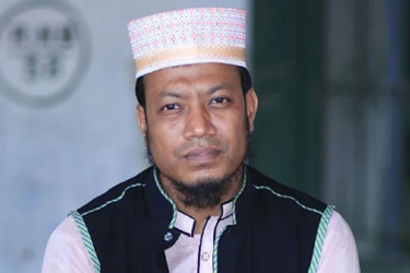 আমির হামজা হঠাৎ অসুস্থ হয়ে হাসপাতালে ভর্তি