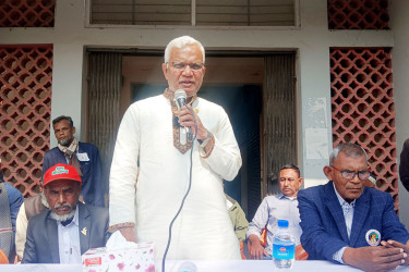 বীর মুক্তিযোদ্ধা ও শহিদ পরিবারের সদস্যদের সঙ্গে ডা. জাহিদের মতবিনিময়