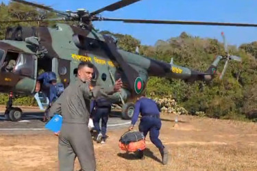 পাহাড়ের ২০টি কেন্দ্রে হেলিকপ্টারে যাচ্ছে নির্বাচনি সরঞ্জাম