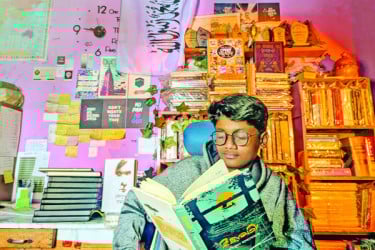 বইপ্রেমী কিশোর