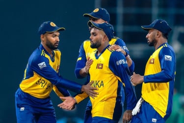 ঘূর্ণি জাদুতে আইরিশদের ডুবিয়ে শ্রীলঙ্কার শুভসূচনা