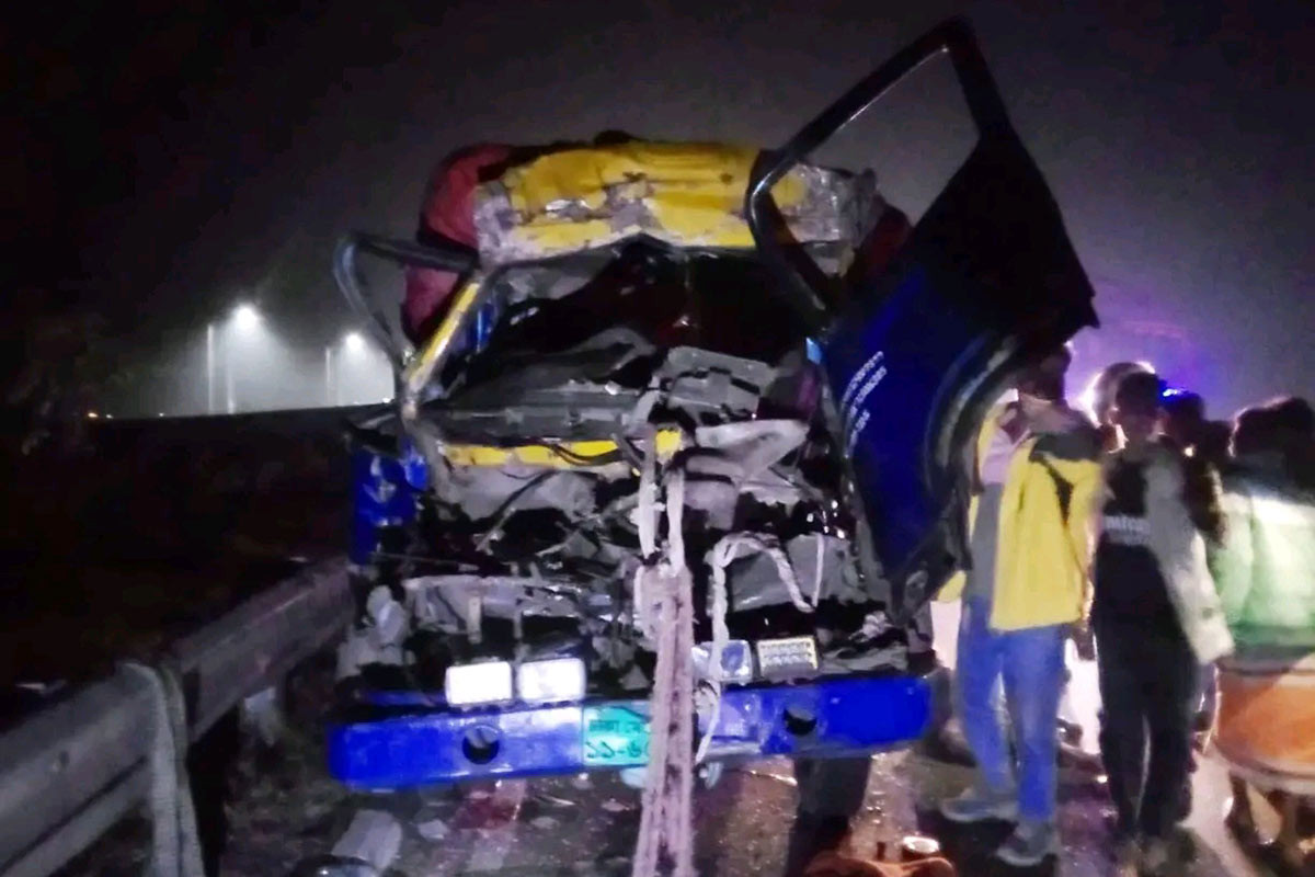 ঢাকা মাওয়া এক্সপ্রেসওয়েতে দুর্ঘটনা, চালক-হেলপার নিহত