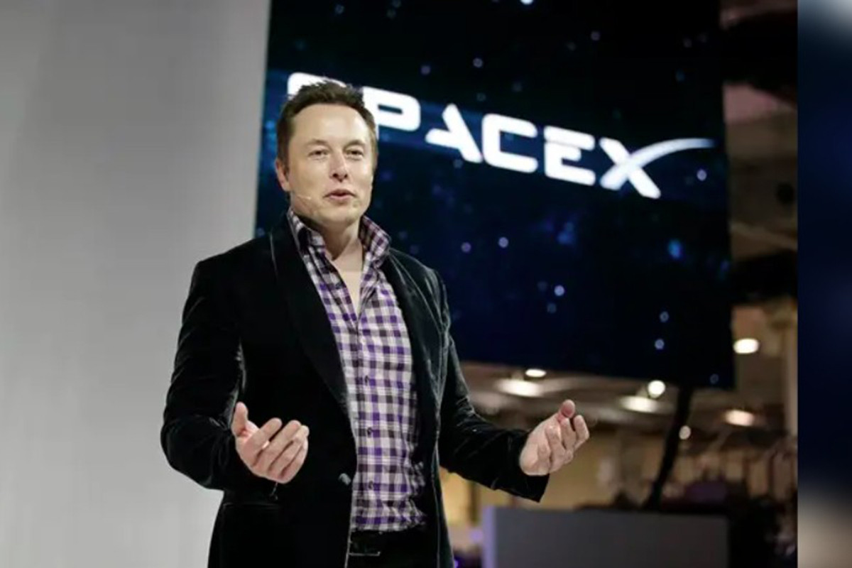 চাঁদে ১০ বছরের মধ্যে শহর গড়তে চান ইলন মাস্ক