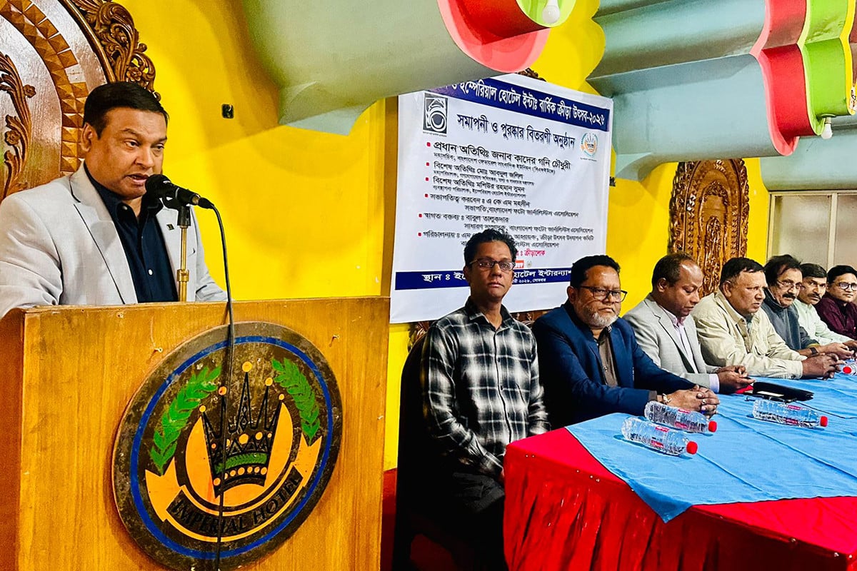 খেলাধুলা শৃঙ্খলা, আনুগত্য ও দেশপ্রেম শেখায় : কাদের গনি চৌধুরী