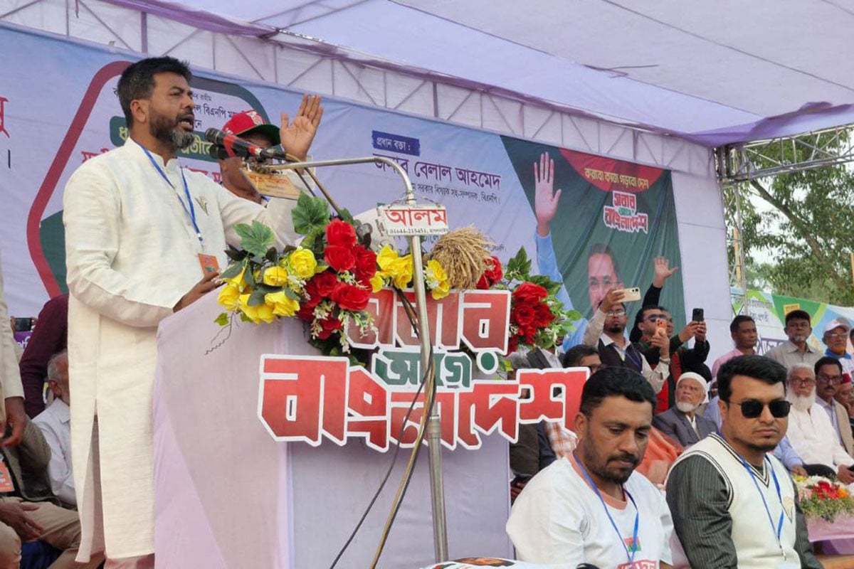 ‘দেশ দুই ভাগে বিভক্ত, একদিকে মদিনার ইসলাম অন্যদিকে মওদূদীবাদী ইসলাম’