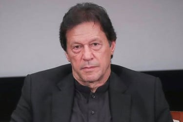 ইমরান খানের ব্যক্তিগত চিকিৎসক দিয়ে চিকিৎসার আবেদন আদালতে খারিজ