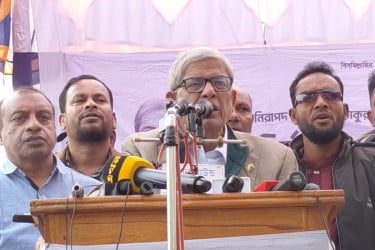 কোনো দলের বিভ্রান্তিতে পড়ে ইমান নষ্ট করবেন না : মির্জা ফখরুল