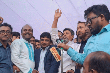 মাদারীপুর-২: ধানের শীষে ভোট চাইলেন স্বতন্ত্র প্রার্থী শহিদুল