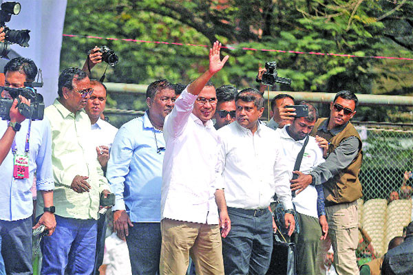 ষড়যন্ত্র রুখতে ভোট কেন্দ্রে গিয়ে ফজরের নামাজ