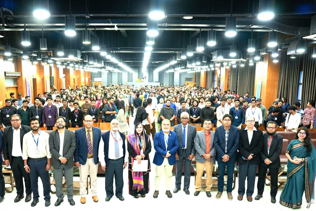 সাউথইস্ট ইউনিভার্সিটিতে স্প্রিং ২০২৬ সেমিস্টারের নবীনবরণ অনুষ্ঠিত