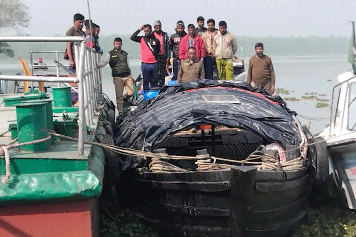সুন্দরবনে ২৫ জেলে আটক, ৪০০ কেজি পারশে পোনা জব্দ
