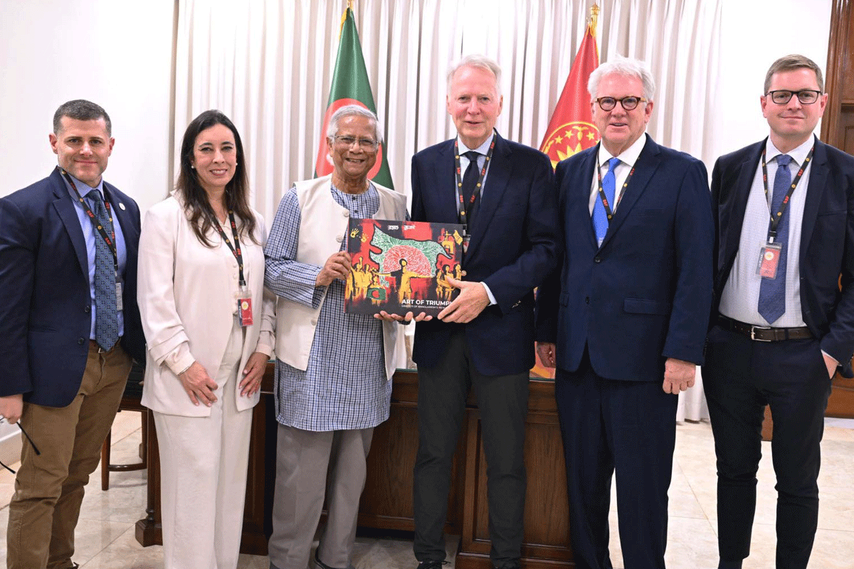 প্রধান উপদেষ্টার সঙ্গে আইআরআই’র নির্বাচন পর্যবেক্ষক দলের সাক্ষাৎ