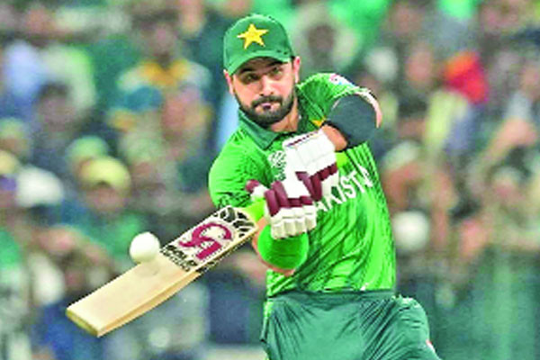 ফারহানের হাফ সেঞ্চুরিতে লড়াকু ব্যাটিং পাকিস্তানের