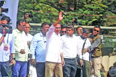 ষড়যন্ত্র রুখতে ভোট কেন্দ্রে গিয়ে ফজরের নামাজ