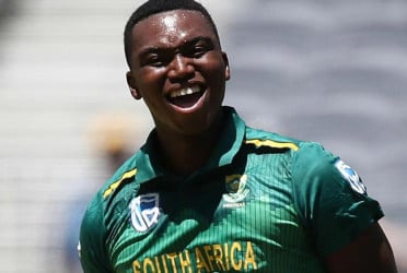 খরুচে বোলিংয়ের ঝুঁকি নিয়ে সফল এনগিডি