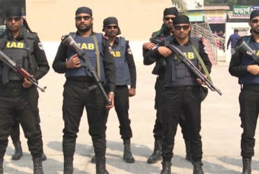 কুষ্টিয়ায় যৌথবাহিনীর নির্বাচনি মহড়া