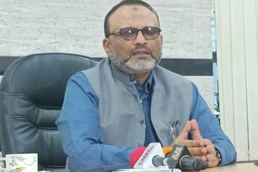 দায়িত্ব থেকে সরে দাঁড়াতে চান ঢাবি উপাচার্য