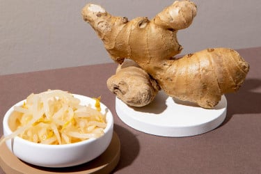 কাশি কমায় আদা, জেনে নিন এর ৫টি গুণ