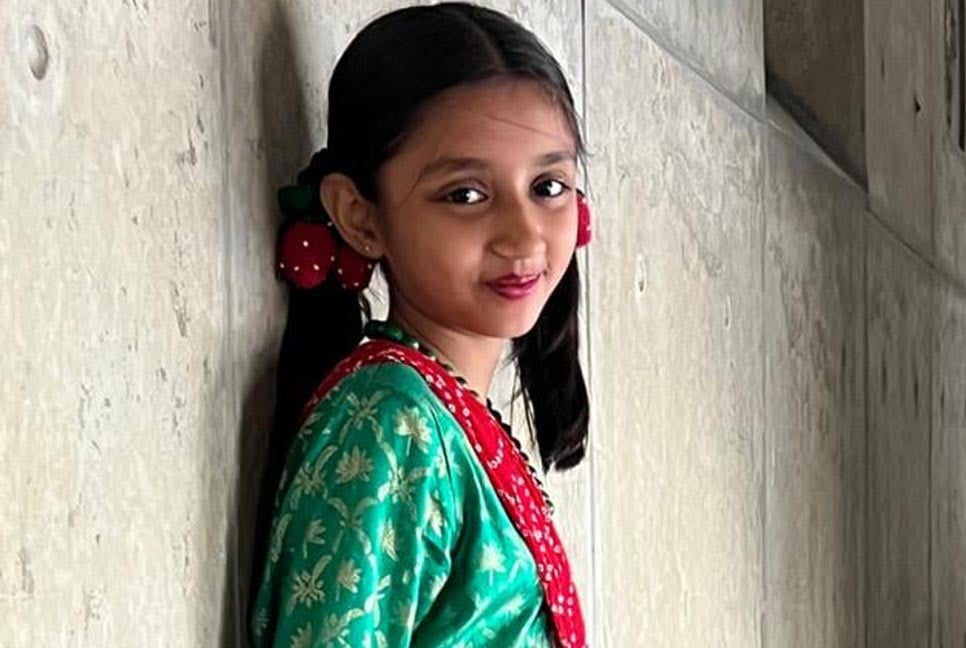 বড়দের নিয়ে মেঘার ‘অবিশ্বাসের দেশে’