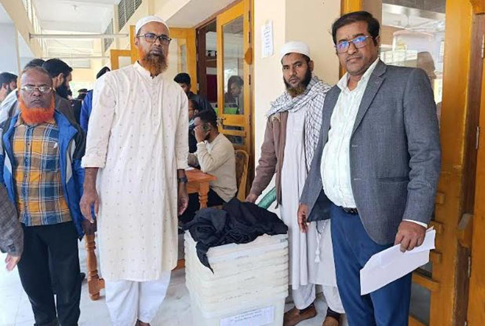 গোপালগঞ্জে নির্বাচন ও গণভোটের সরঞ্জাম বিতরণ শুরু