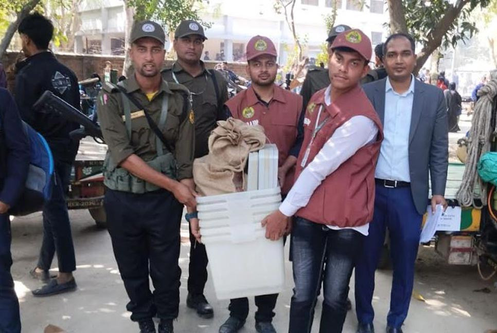 চুয়াডাঙ্গার দুই সংসদীয় আসনে নির্বাচনী উপকরণ বিতরণ শুরু