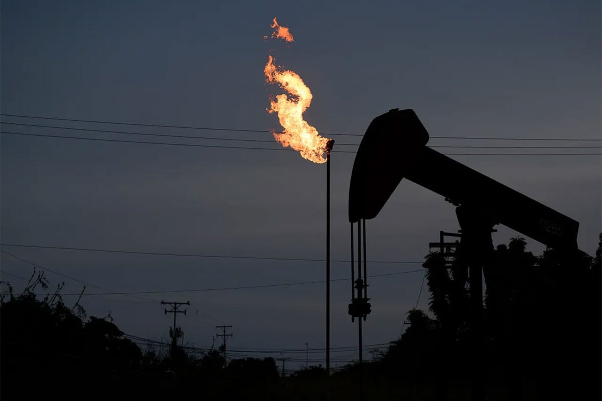 ভেনেজুয়েলার তেল খাত সম্পর্কিত নিষেধাজ্ঞা আরও শিথিল যুক্তরাষ্ট্রের