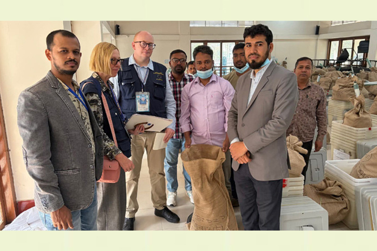 নির্বাচনী সরঞ্জাম বিতরণ কার্যক্রম পর্যবেক্ষণ ইইউ পর্যবেক্ষকদের