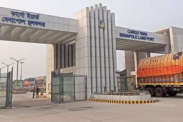 টানা তিনদিন বন্ধ থাকবে বেনাপোল বন্দরের আমদানি-রপ্তানি বাণিজ্য
