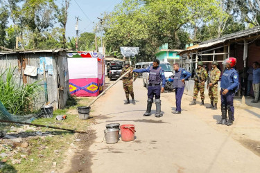 কুমারখালীতে ভোট কেন্দ্রের সামনে থেকে বোমা সদৃশ বস্তু উদ্ধার