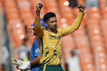 মহানাটকীয় টাই, ডাবল সুপার ওভারে আফগানদের বিশ্বকাপ স্বপ্নে ধাক্কা