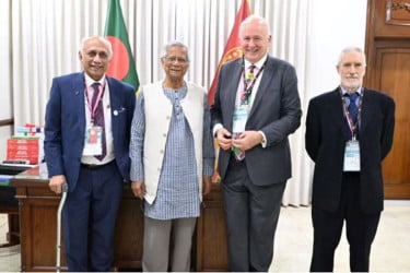 প্রধান উপদেষ্টার সঙ্গে ভয়েস ফর জাস্টিস অবজারভার্স দলের সাক্ষাৎ