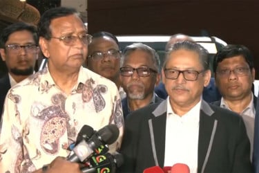 তারেক রহমানকে সমর্থন জানিয়ে সরে দাঁড়ালেন ৪ স্বতন্ত্র প্রার্থী