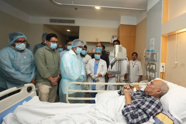 রিজভীকে দেখতে হাসপাতালে তারেক রহমান