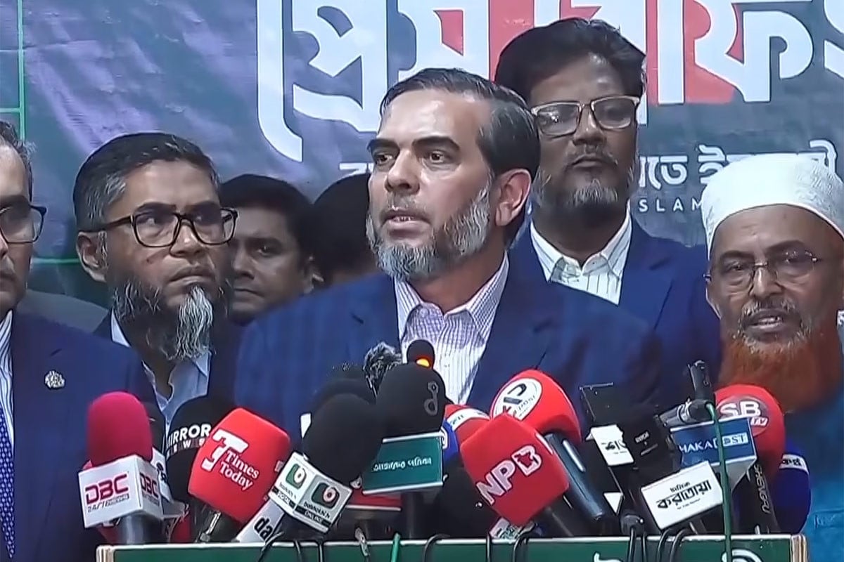 টাকাসহ জেলা আমিরকে আটক পরিকল্পিত নাটক