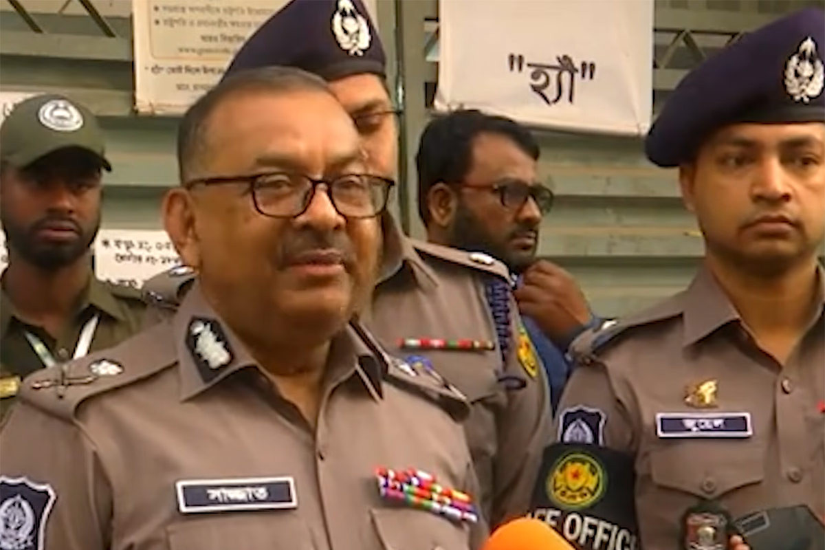শান্তিপূর্ণ ভোটগ্রহণ চলছে, নির্বাচনে কোনো শঙ্কা নেই : ডিএমপি কমিশনার