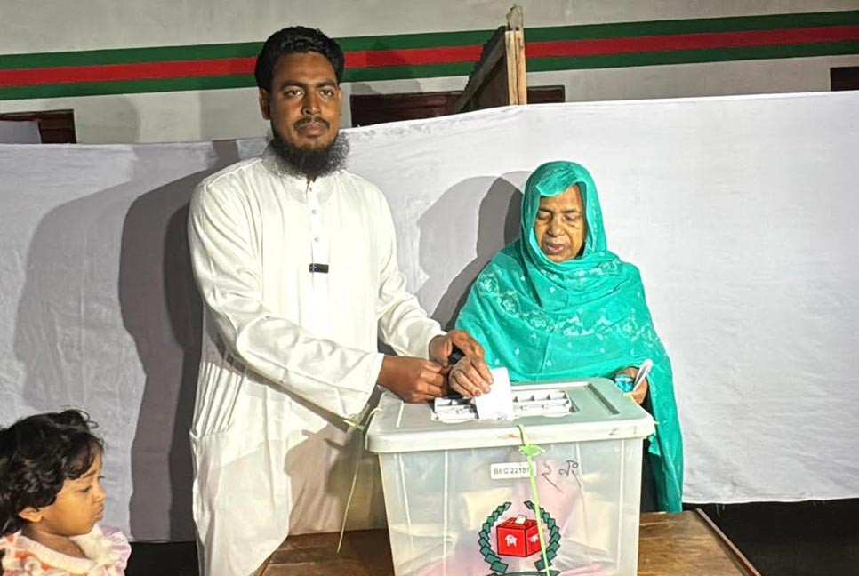 রংপুর-৪: প্রশাসনকে পেশাদারিত্বের সঙ্গে পরিস্থিতি মোকাবিলার আহ্বান আখতারের
