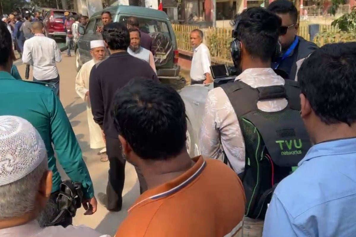 ভোলায় ব্যালট বাক্স ছিনতাইয়ের চেষ্টা, ভোট গ্রহণ সাময়িক স্থগিত
